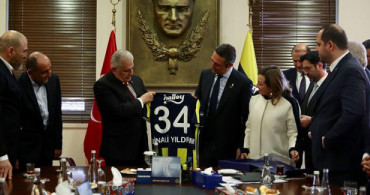 Ali Koç'tan Binali Yıldırım'a Dört Yıldızlı Forma