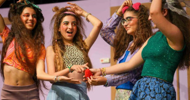 Aliağa’da Çocuk Oyunculardan Muhteşem Tiyatro Performansı