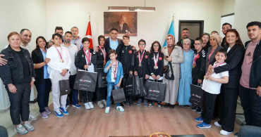 Aliağa'nın Özel Sporcuları Atletizm ve Yüzmede Zirveye Ulaştı