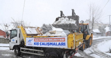 Alibeyköy Barajı’na Kamyonla Kar Taşınıyor