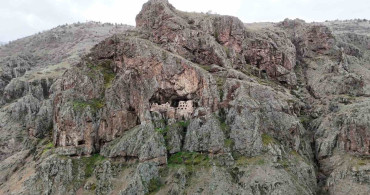 Alicin Manastırı: Doğal Güzellik ve Tarihi Doku