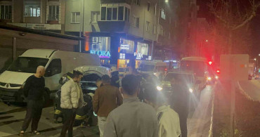 Alkollü Sürücü Servis Minibüsüne Çarptı