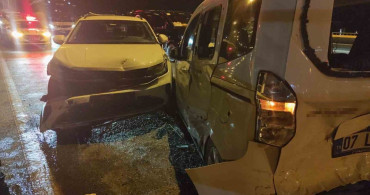 Alkollü sürücünün arkasından çarptığı araçta 3 yaralı