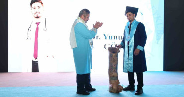 AlkÜ tıp fakültesi mezuniyet töreninde 90 genç hekim diplomalarını aldı