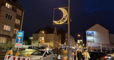 Almanya'da Ramazan Ayında Işıl Işıl Caddeler