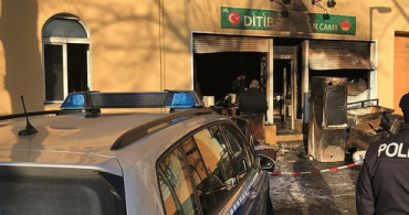 Almanya'daki Camiye Alçak Saldırı   