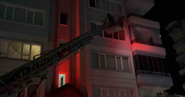 Altınordu'da Daire Yangını: 81 Yaşındaki Adam Yaralandı