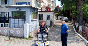 Amasra'da Yaralı Kırlangıca Polis Şefkati