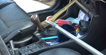 Amasya'da Bir Otomobilin İçine Giren Yılan İtfaiye Ekiplerince Yakalandı