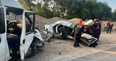 Amasya'da otomobil ile minibüs çarpıştı: 1 ölü, 3 yaralı