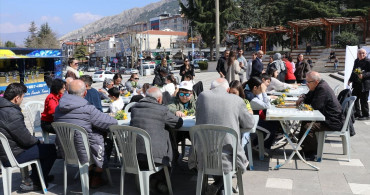 Amasya'da Yaşlılarla Çocuklar Arasında Zeka Oyunları Etkinliği
