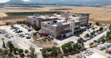 Ameliyathanede Buluşan Aşk: İki Doktorun Hikayesi