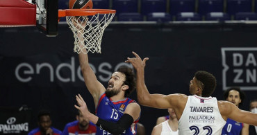 Anadolu Efes - Real Madrid Karşılaşması Başlıyor