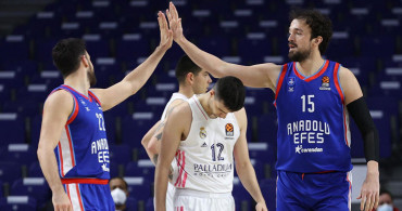 Anadolu Efes Real Madrid'i 90-63 Yenmeyi Başardı