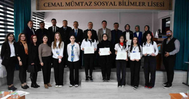 Anadolu Mektebi'nde Sabahattin Ali İle Edebiyatseverler Buluştu