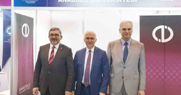 Anadolu Üniversitesi Öğrencileri ve Mezunları MARMARAKAF'26 Fuarında Buluştu