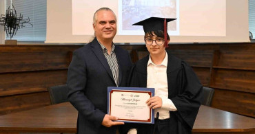 Anadolu Üniversitesi Üyep mezunlarını törenle uğurladı