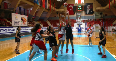 Anadolu Yıldızlar Ligi Basketbol Türkiye Şampiyonası Adana'da Başladı
