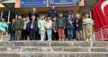 Anaokulu Öğrencilerinden Emniyet Müdürlüğüne Ziyaret