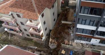 Ankara Gölbaşı'nda İstinat Duvarı Çöktü, 5 Apartman Tahliye Edildi