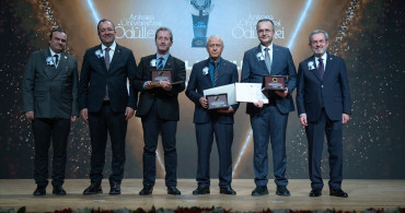 Ankara Üniversitesi Ödülleri Töreni Gerçekleşti