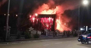 Ankara'da Fabrika Yangını Devam Ediyor