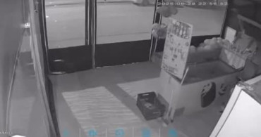 Ankara'da marketten dondurma çalan hırsızlar güvenlik kamerasına yakalandı