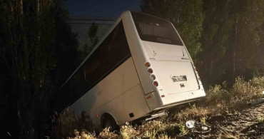 Ankara’da servis aracı devrildi: 8 yaralı