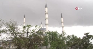 Ankara'da Şiddetli Sağanak Yağış Etkili Oldu