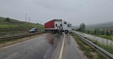 Ankara'da Tır ve Minibüs Çarpıştı: 11 Yaralı