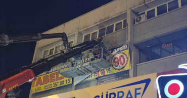 Ankara'da Yönetmeliğe Uygun Olmayan Tabelalar Söküldü