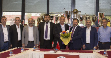 Ankaragücü'nden Gençlerbirliği'ne "Hoşgeldin" Ziyareti