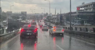 Ankara'nın Yenimahalle ilçesinde sağanak yağış etkili oldu