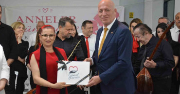 Anneler Günü Coşkusu Babadağ'da Yaşandı