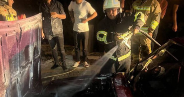 Antakya'da seyir halindeki otomobilde yangın çıktı