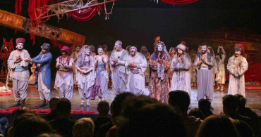 Antalya Şehir Tiyatroları, Dünya Tiyatro Günü'nü Üç Özgün Oyunla Kutladı