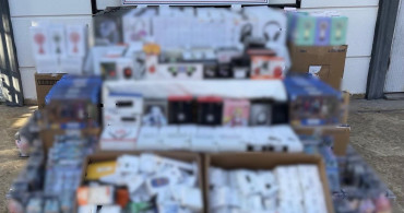 Antalya'da 3.5 Milyon Liralık Kaçak Eşya Operasyonu