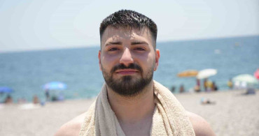 Antalya'da 38 derece sıcaklık, plajlar doldu taştı