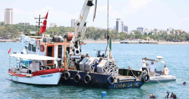 Antalya'da 3D yazıcıyla üretilen yapay resifler denizle buluştu
