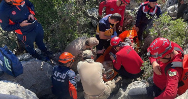Antalya'da 80 Yaşındaki Kadın Kayalıklar Arasında Bulundu