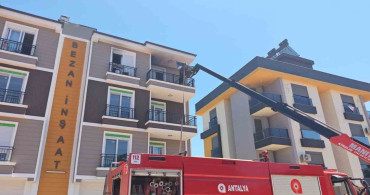 Antalya'da apartman dairesinde yangın çıktı