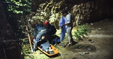 Antalya'da Çukura Düşen Turist Kurtarıldı