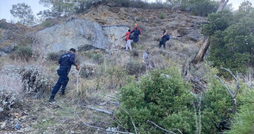 Antalya'da Dağda Mahsur Kalan Kişi Kurtarıldı