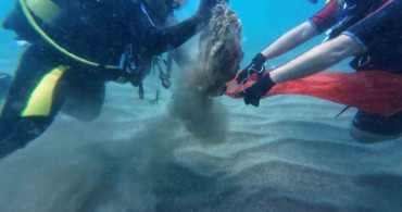 Antalya'da Deniz Dibi Temizliği: 20 Ton Atık Toplandı