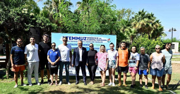 Antalya'da deniz dibi temizliği sırasında çok sayıda plastik ve teneke atık toplandı