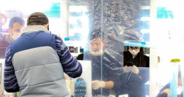 Antalya'da Eczanenin Coronavirüs Önlemi Örnek Oldu