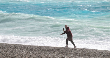 Antalya'da Fırtına ve Kuvvetli Rüzgar Etkili