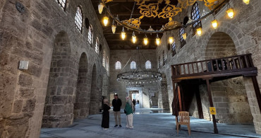 Antalya'da Gönüllü Gençler Tarihi Zenginlikleri Tanıtıyor