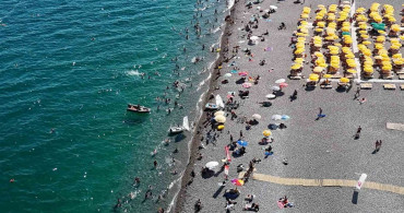 Antalya'da hava sıcaklıkları 41 dereceye ulaştı, hissedilen sıcaklık 45 dereceye çıktı