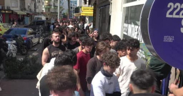 Antalya'da İndirime Doyuran İkinci El Giyim Mağazası Açılışı